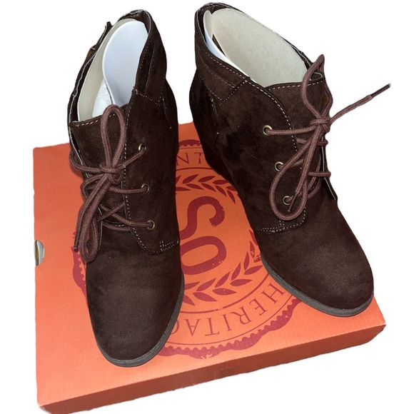 ⭐️ Women’s Booties - Picture 2 of 8